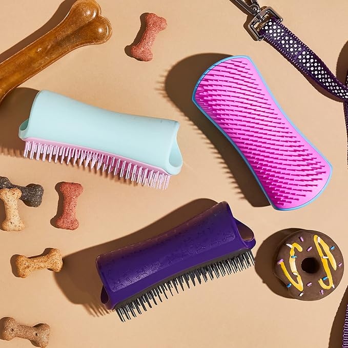 Pet Teezer by Tangle Teezer De-Shedding Dog Grooming Brush, Dry Brush or Dog Bath Brush for Wet or Dry Fur, Large, Blue & Pink