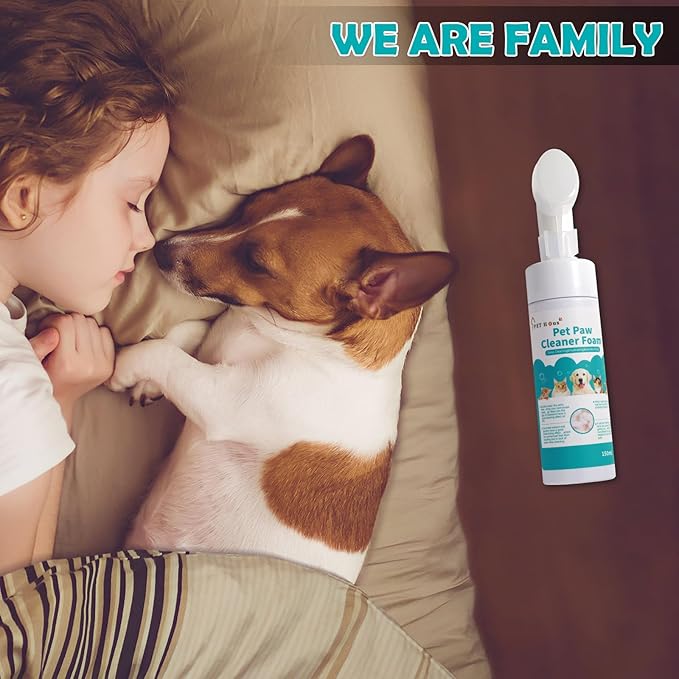 Paw Cleaner for Dogs and Cats,Pet Paw Foam Brush-Clean Paws，Cleaning Brush-Moisturizing to Prevent Dry Cracking,Odor Control,Rinse Free,Simple &Quick