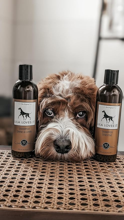 Shampoo Sensitive for Dogs - Dog Shampoo with Aloe Vera, Almond Oil, Calendula and Camomile, moisturizing, Soothing and Gentle, 250 ml
