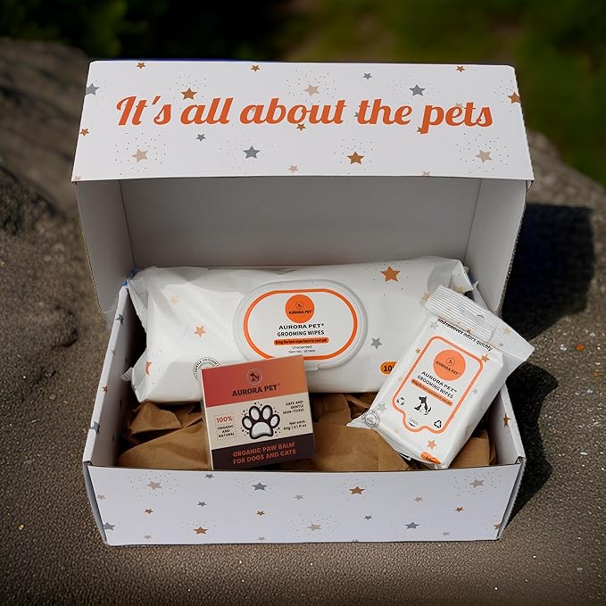 Aurora Pet Wipes – 100% Natural, Plant-Based Hypoallergenic Grooming Wipes for Dogs & Cats – Extra-Durable, Large & Thick for Effortless Cleaning (Lavender, 200 Count)