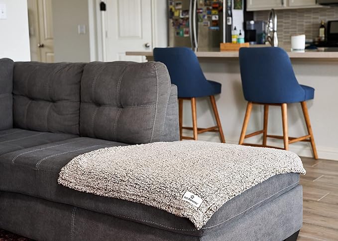 Pet Parents Premium Pet Blanket, Water Resistant Dog Blanket & Cat Blanket, Perfect for Crates, Calming, Large, Medium, Small Dogs, & Puppy Blanket Color: Chocolate Size: 24x32